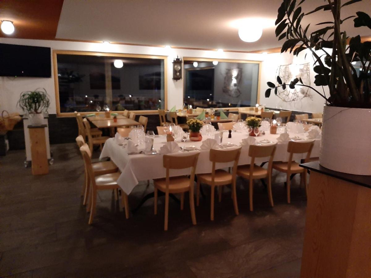 Hotel Avers Am Bach Exterior foto